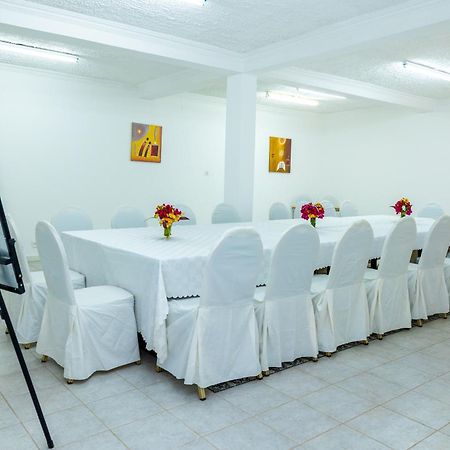 Sarges Hotel Serekunda Kültér fotó