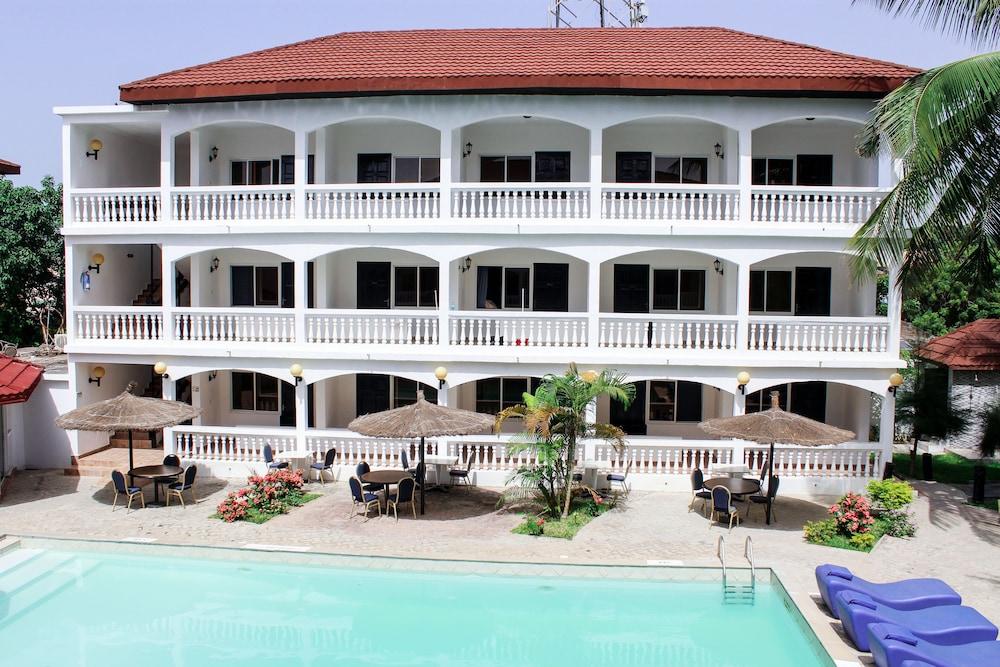 Sarges Hotel Serekunda Kültér fotó