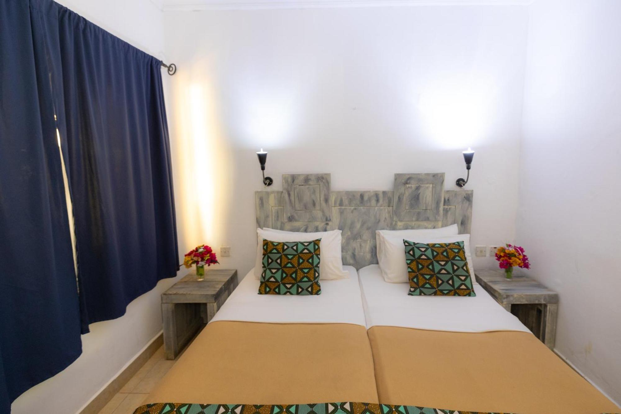 Sarges Hotel Serekunda Kültér fotó