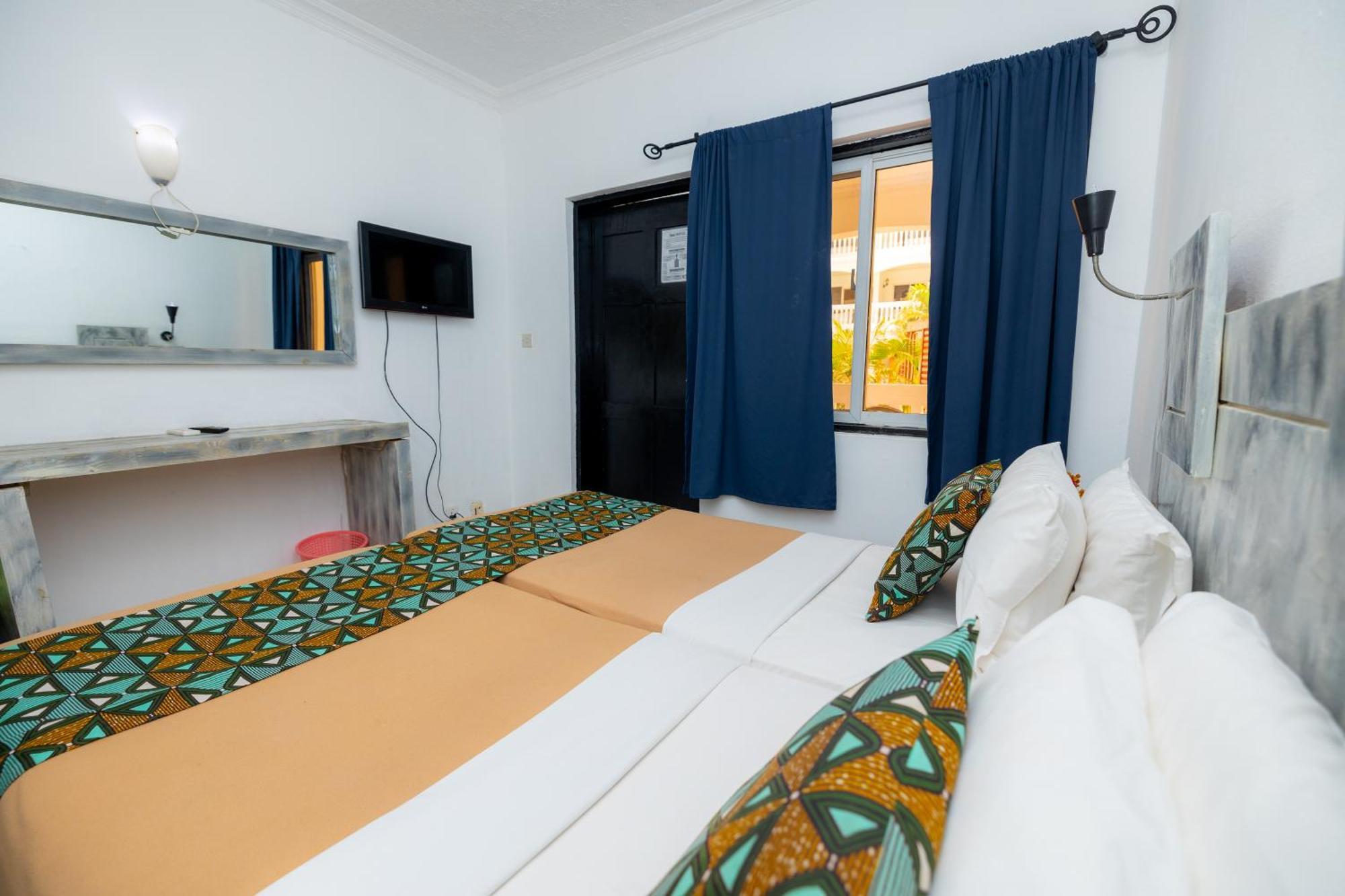 Sarges Hotel Serekunda Kültér fotó