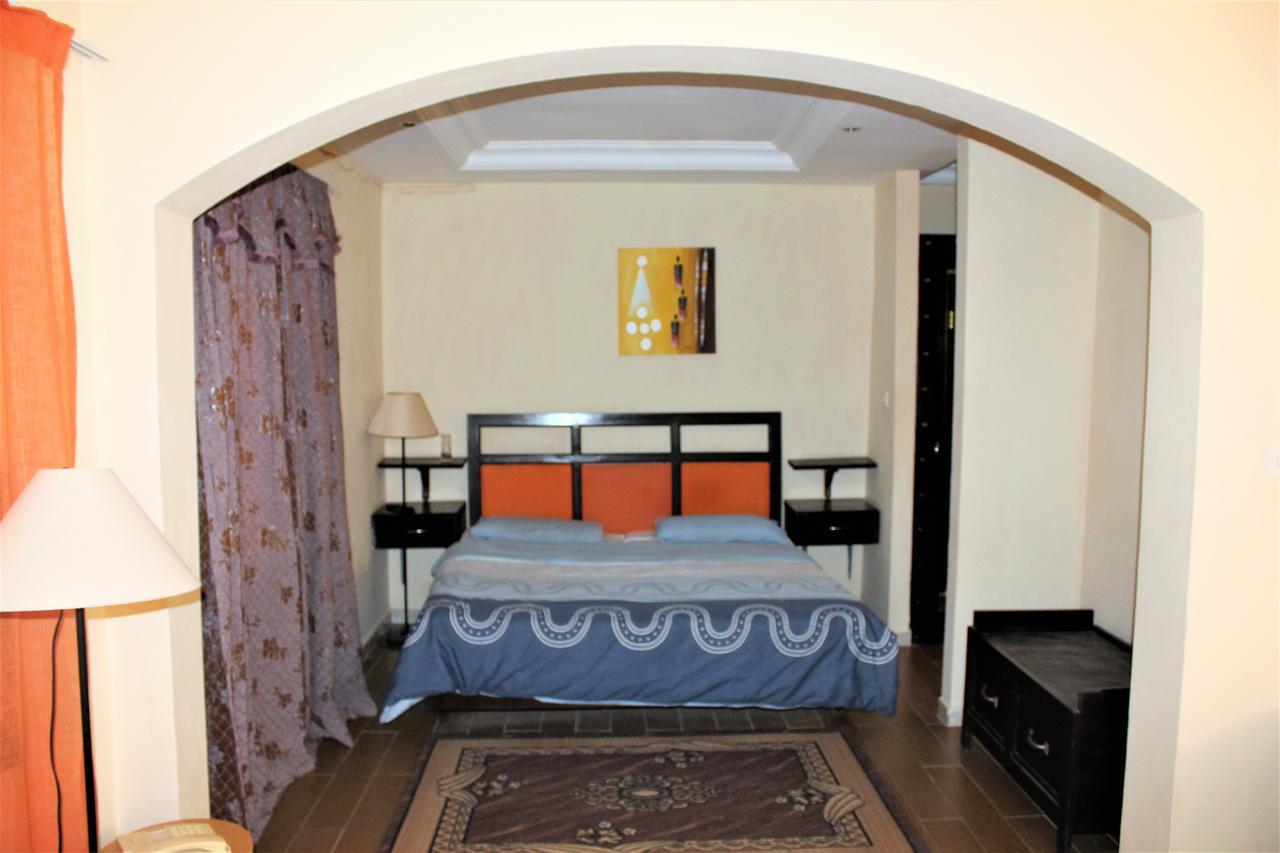 Sarges Hotel Serekunda Kültér fotó