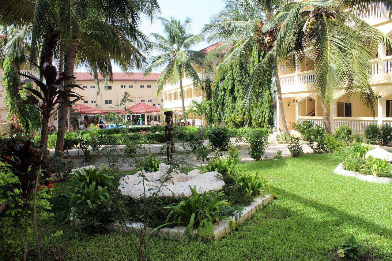 Sarges Hotel Serekunda Kültér fotó