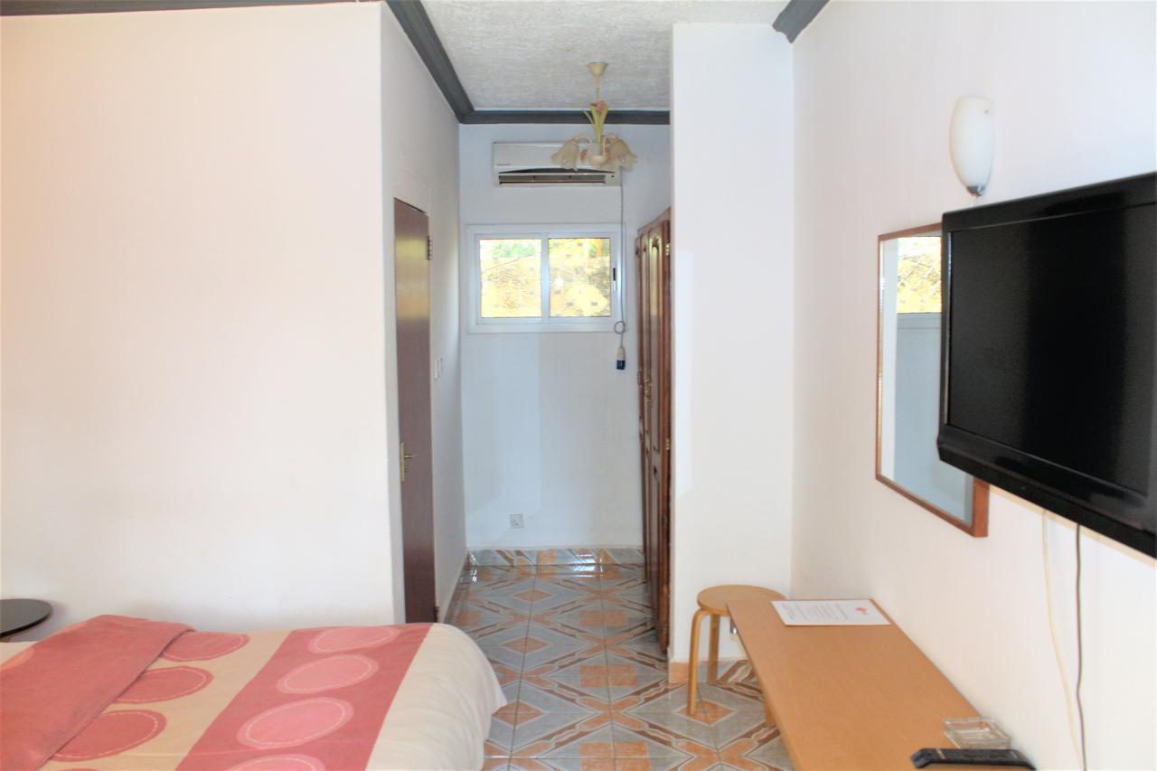 Sarges Hotel Serekunda Kültér fotó